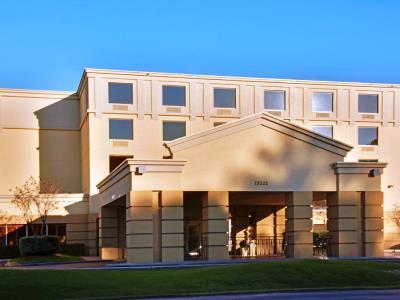 Intercontinental Airport By Ihg Hotel